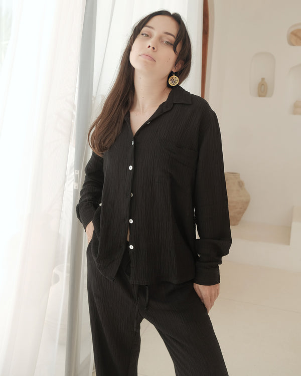 Woman Shirt + Low Waist Black